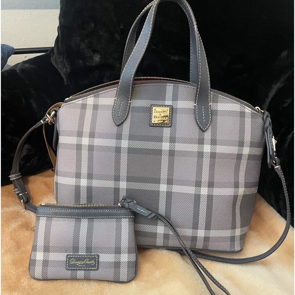 Dooney and Bourke purse